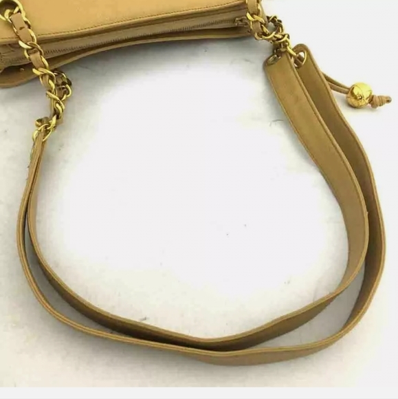 CHANEL Beige CC Caviar Tote - Picture 5 of 10